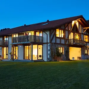 Hemingway Kanala Country house